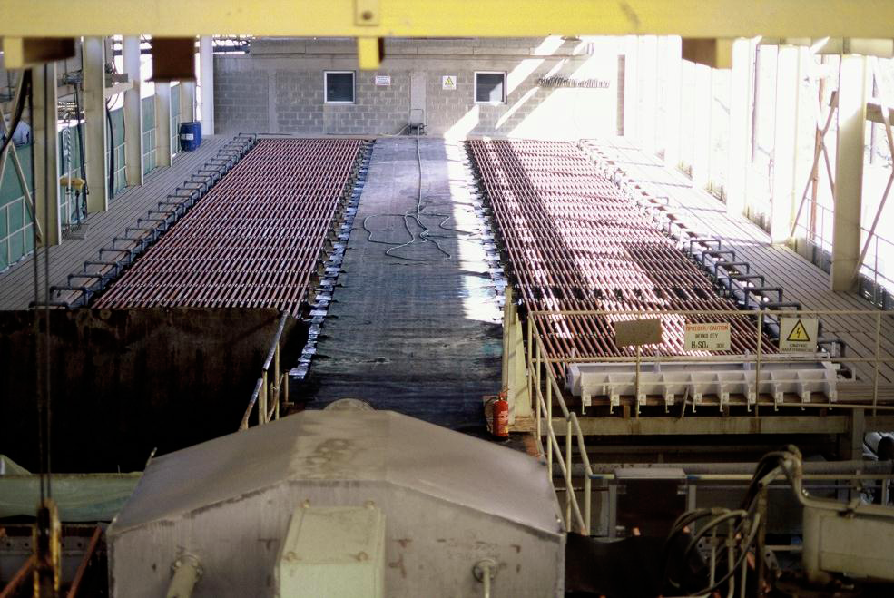 Electrowinning plant- tank house